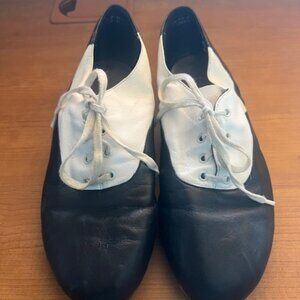 black/ white tap shoe size 6.5